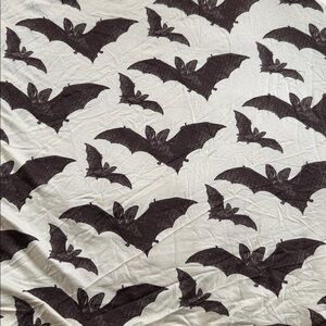 Kate Quinn Bat Crib Sheet
